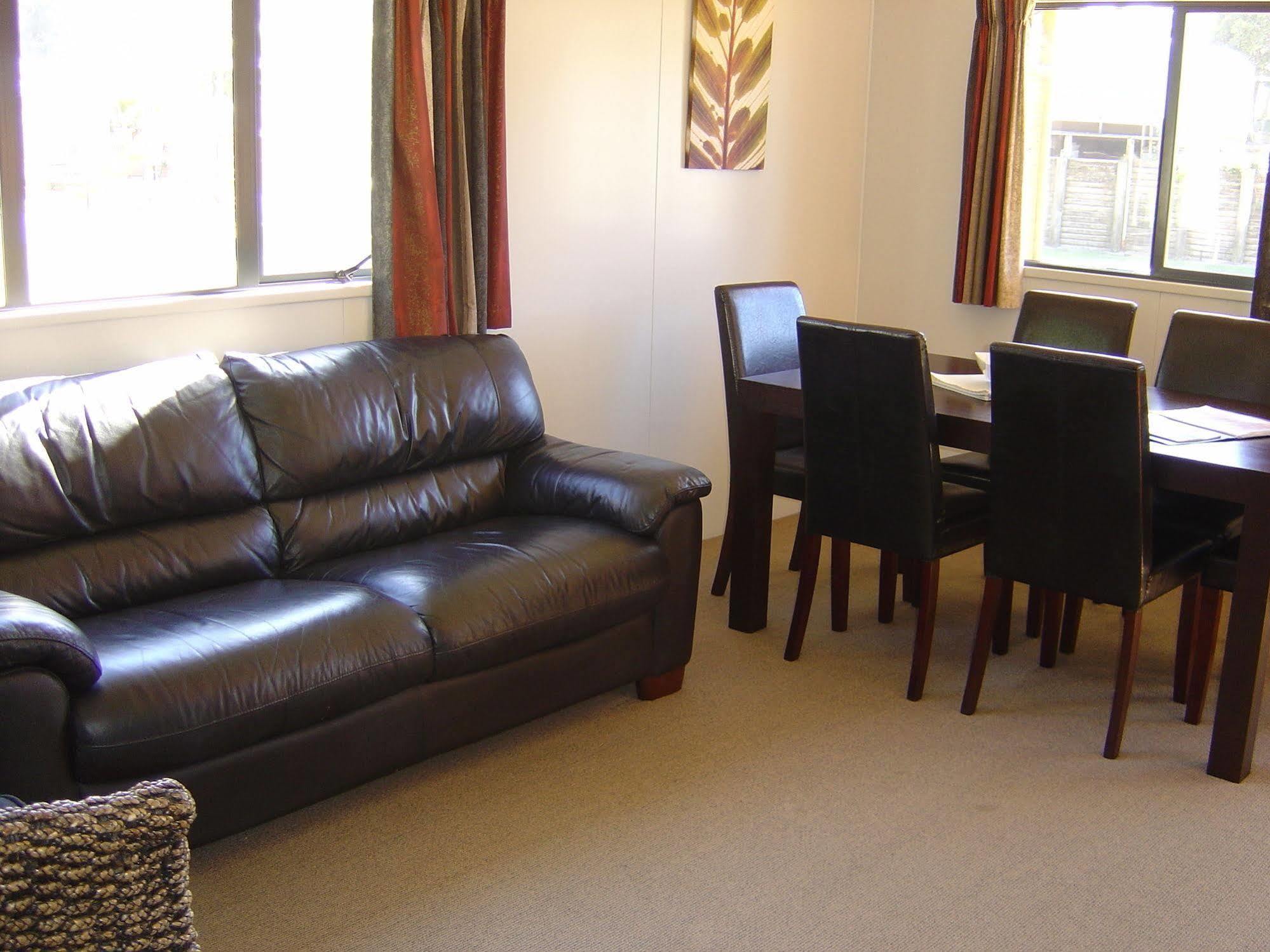 Bowentown Beach Holiday Park Waihi Exterior foto